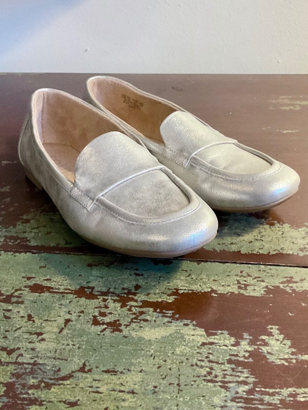 Clarks Dunbar Granby Slip-On Loafer gold size 10